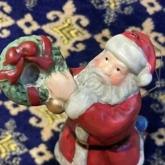 Vintage Ceramic Santa. Painted in 1914. Small chip on the back. - Picture 6 of 9